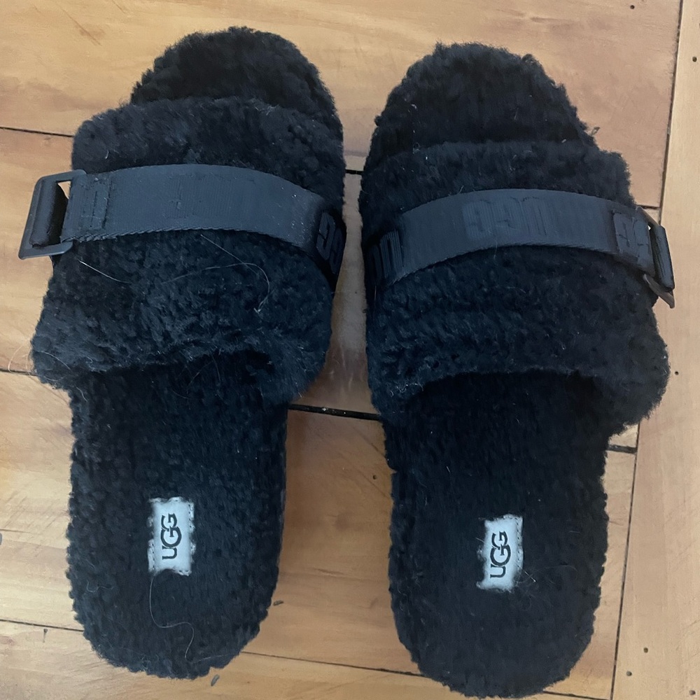 Women’s UGG Black Fuzzy Slides